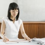 Marie Kondo Instagram – It’s the perfect time to tidy your clothes and swap them out for the coming season!

Ask yourself: “Do you want to see them again next season?” and then let go of clothes you have outgrown or no longer spark joy for you with gratitude.

Don’t forget to thank your clothes that you will let go of or donate for sparking joy for you before.

For the clothes I have decided to keep and don’t need for the coming season, I take them to the dry cleaners as needed, and store them carefully by storing them with a cover and putting in insect repellant to keep them safe when I won’t be wearing them.

I always say “Thank you for all your hard work this past season and I look forward to wearing you again next season.” to my clothes as I store them away!

Wouldn’t it feel wonderful and refreshing to greet the spring season with a tidy and joy-sparking closet?

#sparksjoy #sparkjoy #konmarimethod #tidying #organization #springcleaning