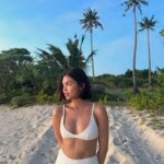Maine Mendoza Instagram - nothing quite like watching the sunset by the beach 🌅 

tapos awra ka konti