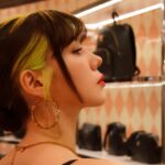 Riisa Naka Instagram - ヴェルサーチェのブランド最⼤級のポップアップストアが
阪急うめだ本館3階 モード ポップ アップ サーカスにて
本日の4⽉3⽇(水)～28日(日)までオープン🌹

今日はポップアップ初日💖
阪急うめだに遊びに行ってきました✈️✨

昨年のミラノコレクションで発表されたメデューサ'95✨ミラノでショーをみたその日からとっても楽しみにしていてやっと日本でお目にかかれた🥹💕
ダイアナ妃が当時使用していたハンドバッグからインスピレーションを得て作られたトップハンドルバッグが中心となりたくさんの新作をチェックできる今回のチャンスをお見逃しなく💋

プリクラもあったり楽しかったぁ😻
社長のパスクアレ・デ・サンティスさんともミラノぶりにご挨拶できました✨

私の目星はピンクのリボンバレエシューズ🩰とカチューシャ🎀✨スーパーモテ💕💕💕

@Versace
#Versace
#VersaceMoments
#VersaceSS24
#VersaceIcons
#PR