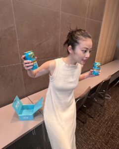 Mio Imada Instagram - 🍺
最近広角で撮るのが流行ってるらしい。