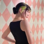 Riisa Naka Instagram - ヴェルサーチェのブランド最⼤級のポップアップストアが
阪急うめだ本館3階 モード ポップ アップ サーカスにて
本日の4⽉3⽇(水)～28日(日)までオープン🌹

今日はポップアップ初日💖
阪急うめだに遊びに行ってきました✈️✨

昨年のミラノコレクションで発表されたメデューサ'95✨ミラノでショーをみたその日からとっても楽しみにしていてやっと日本でお目にかかれた🥹💕
ダイアナ妃が当時使用していたハンドバッグからインスピレーションを得て作られたトップハンドルバッグが中心となりたくさんの新作をチェックできる今回のチャンスをお見逃しなく💋

プリクラもあったり楽しかったぁ😻
社長のパスクアレ・デ・サンティスさんともミラノぶりにご挨拶できました✨

私の目星はピンクのリボンバレエシューズ🩰とカチューシャ🎀✨スーパーモテ💕💕💕

@Versace
#Versace
#VersaceMoments
#VersaceSS24
#VersaceIcons
#PR