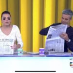 Monica Iozzi Instagram - #tbt direto de 2015. Eu e meu amado @otaviano estavámos homenageando os 90 anos do jornal O GLOBO. Aproveitei a ocasião para me caracterizar como um dos apresentadores de jornalismo da Globo.
Meio que deu ruim depois, mas valeu a diversão!
Saudade de ser apresentadora. Quem sabe eu volto à função daqui a pouco… 🥰