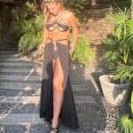 Jésica Cirio Instagram - 🌴🐚🌊🖤
