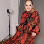 Erika Buenfil Instagram – Bonita noche.  Besos. ❤️