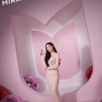Worranit Thawornwong Instagram - งานสวยเกิ้นนนนน ✨ ครั้งแรกในเอเชีย กับ Pop-up Store ของ Pond’s Skin Institute งานนี้ POND‘S เขาจัดงานMiracles Happen ยิ่งใหญ่จริงๆ ที่กรี๊ดสุดคือได้เจอ TZUYU ด้วย 🌷💗 

ต้องมีแล้วนะ ! POND’S Bright Miracle Serum 💓 ปรับสูตรใหม่จริงจังเรื่องวิทยาศาสตร์มากขึ้น เพราะส่วนผสมสุดปังอย่าง Niasorcinol™️ ช่วยผิวสวยกระจ่างใสกันไปเลย 🌷✨ 

@pondsthailand 

#PondsTH
#MiraclesHappen
#PondsSkinInstituteTH