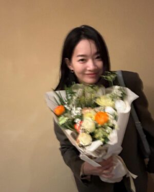 Shin Min-a Instagram - 감사합니다🎂❤️(4월5일☺️)