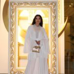 Lamitta Frangieh Instagram - Dubai Nights 🌙✨
Outfit @musedboutique 
📸 @se3aphotography 
Makeup @lasirenegroup 
@palazzoversacedubai 
.
.
#dubainight #lamittafrangieh #palazzoversacedubai #brunette #iconic #ladyinwhite