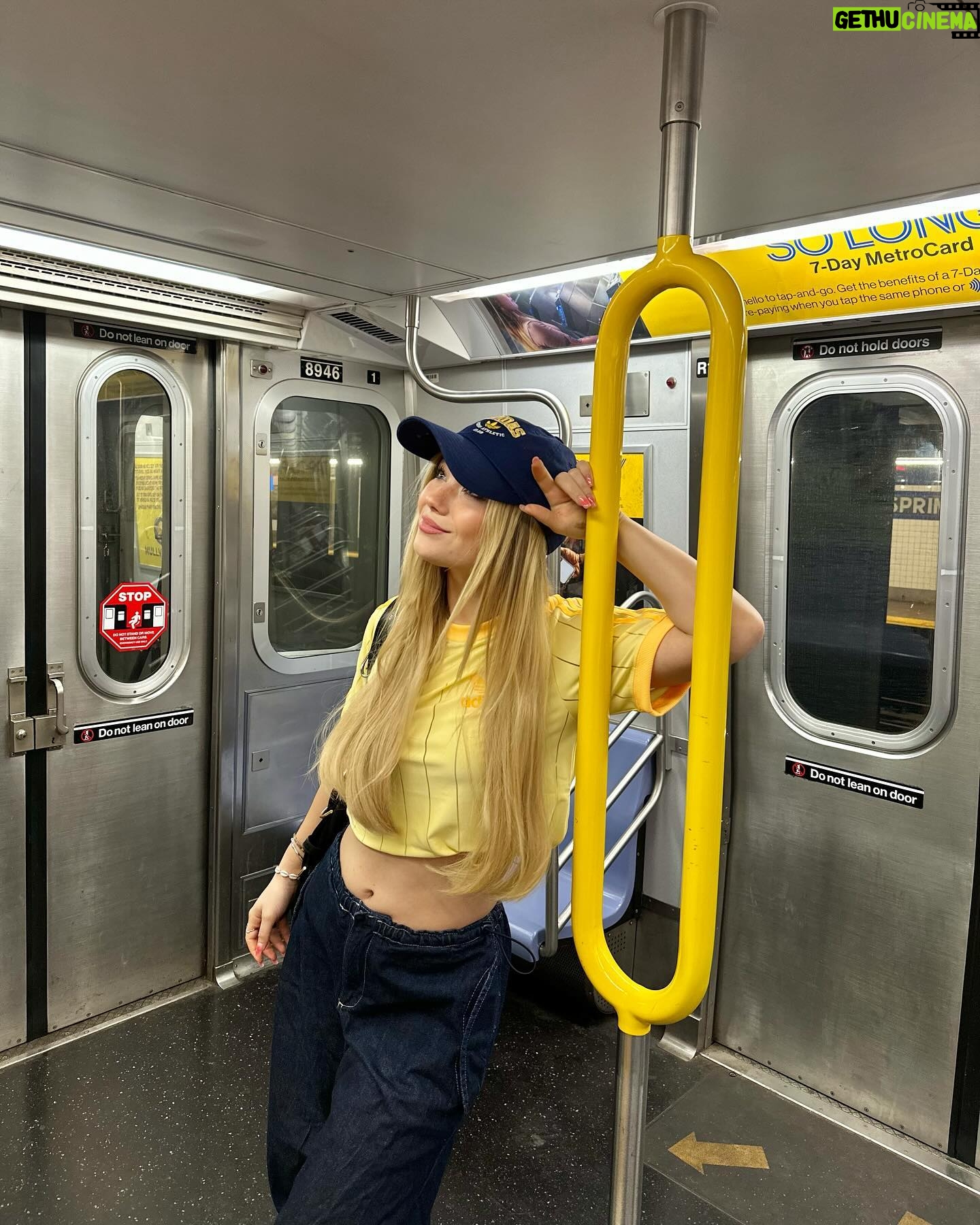 Julia Beautx Instagram - Wir nehmen einfach New York und schieben es neben Köln, ok?