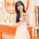 Park Bo-young Instagram - 🧡

#설화수 #설화수팝업스토어 #설화수인삼장 #자음생세럼

@sulwhasoo.official