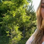 Kelsea Ballerini Instagram - have you listened to the new love me like you mean it DO YOU LOVE IT LIKE YOU MEAN IT?!? also the @cmt awards are tomorrow and i can’t wait to host and perform for you ❤️