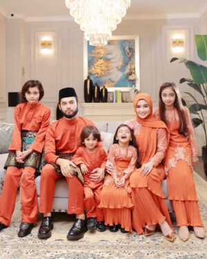 Wawa Zainal Instagram - Selamat hari raya maaf zahir batin❤️korang tema apa tu??