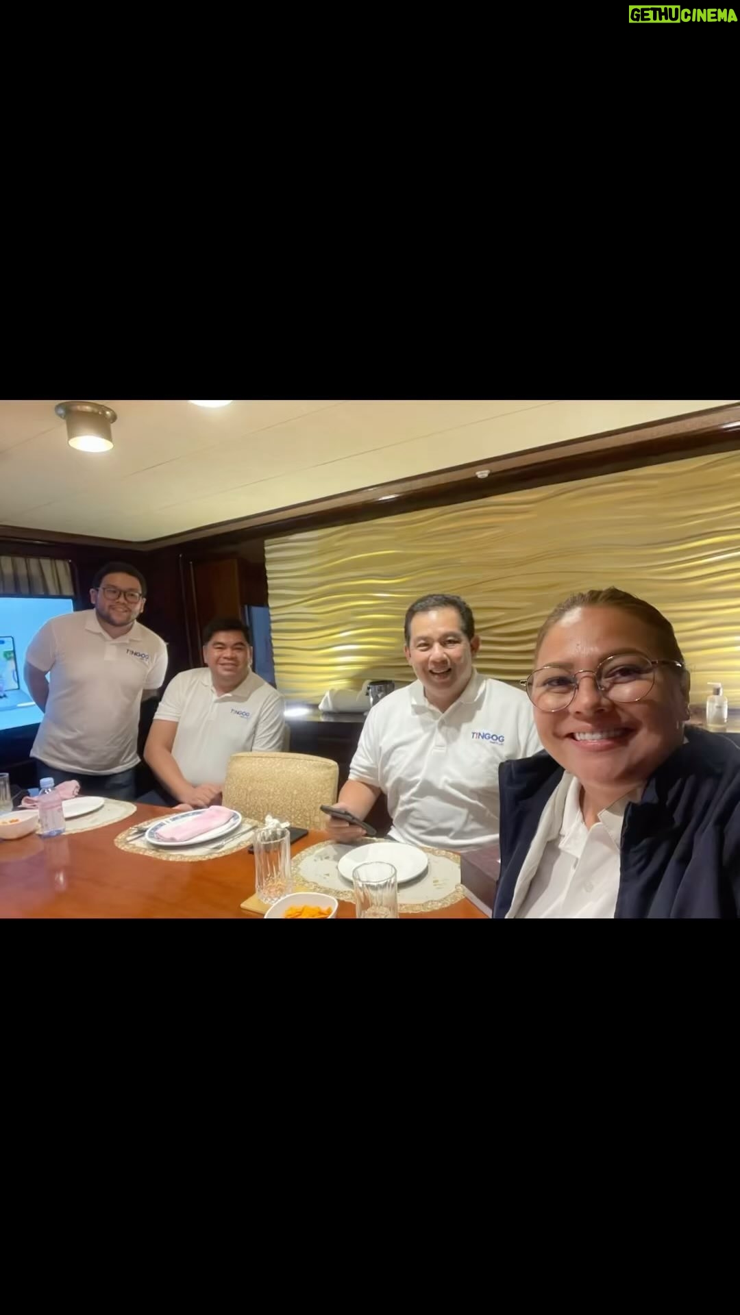 Karla Estrada Instagram - Nag umpisa sa pagkakaibigan na pinalalim ng nag isang layunin, hanggang sa napagkasunduan ang isang pangarap…Ang malalim na mithiin na maging Boses o Tingog ng sambayanan.
Ako ay nanindigan at Taos pusong naniwala at nagtiwala …at ako ay Hindi nabigo.
Salamat sa aking mga ka-TINGOG sa tiwala at paniniwala. Lahat ng sakripisyo ay isang daang porsiento para sa Taong Bayan.
MABUHAY!