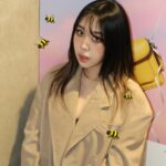 Lee Young-ji Instagram - 리즈님은 국밥이 좋다고 하셨다
은비언니는 내가 좋다고 했고

그럼 나는 코치가 좋은걸로 하련다
오늘의 일기 끝

@coach 
#couragetobereal #coachny #coachkorea #코치성수팝업 #코치퀼팅태비