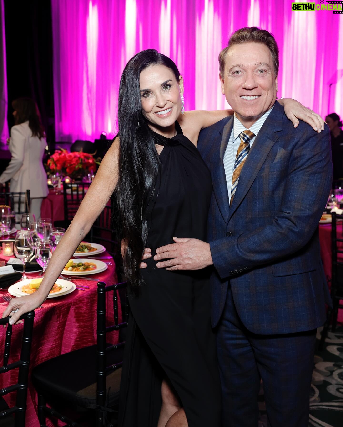 Demi Moore Instagram - A powerful night recognizing and celebrating the incredible work of the Women’s Cancer Research Fund ♥️ @wcrfcure