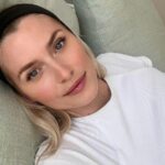 Lena Gercke Instagram – Anzeige | Es vergeht kaum eine Woche in der ich nicht vor der Kamera oder auf der Bühne stehe – da ist es wichtig, sich in seiner Haut wohlzufühlen! 💫 Die neue Mela B3 Serie von @larocheposay schützt vor Pigmentflecken und stärkt somit nicht nur mein Hautbild sondern auch mein Selbstbewusstsein 💙

#selfconfidence #onstage #larocheposay