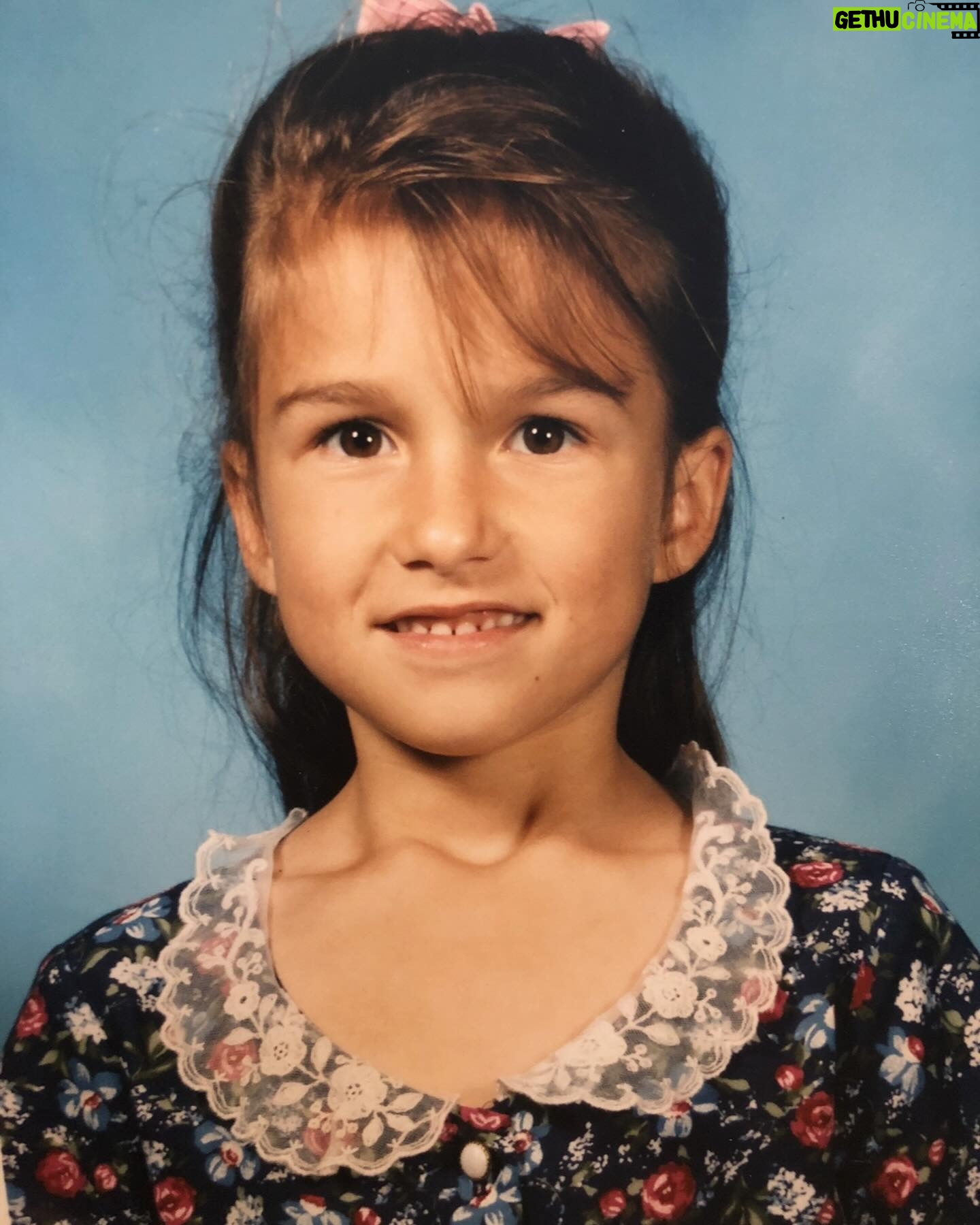 Jessie James Decker Instagram - It’s meeeeeee Jesssssicaaaaas 🎉Last day at 35, here comes 36 🎉 #ariesseason