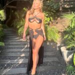 Jésica Cirio Instagram - 🌴🐚🌊🖤
