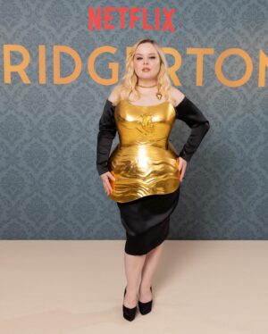 Nicola Coughlan Instagram - Polin Season is Officially Here 🐝 

Styled by @aimeecroysdill wearing custom @misho_designs assisted by @pruefisher 
Makeup @neilyoungbeauty 
Hair @halleybrisker 
@vrwpublicity