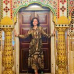 Beauty Gonzalez Instagram - Well Hello Stranger 😉
As always here I am appreciating these very beautiful doors. 
Hmm.. where do they lead to?
What wonders hide within?