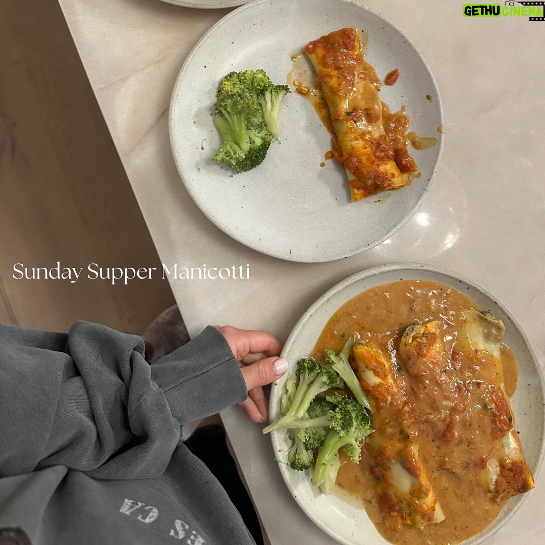Daniella Monet Instagram - meals from march 🫶🏼✨ save this post for inspo! All meals seen here are plant-based/vegan. Consider this your inspiration for the week!
Do you meal prep or wing it?
If you need help in the kitchen or want to start meal prepping, book a call with one of our coaches! Comment DIGEST for more deetz ✌🏼
#mealprep #monday #eclipse #reset #sun #love #instagood #plantbased #plantbasedfood #vegan #veganfood #veganrecipes