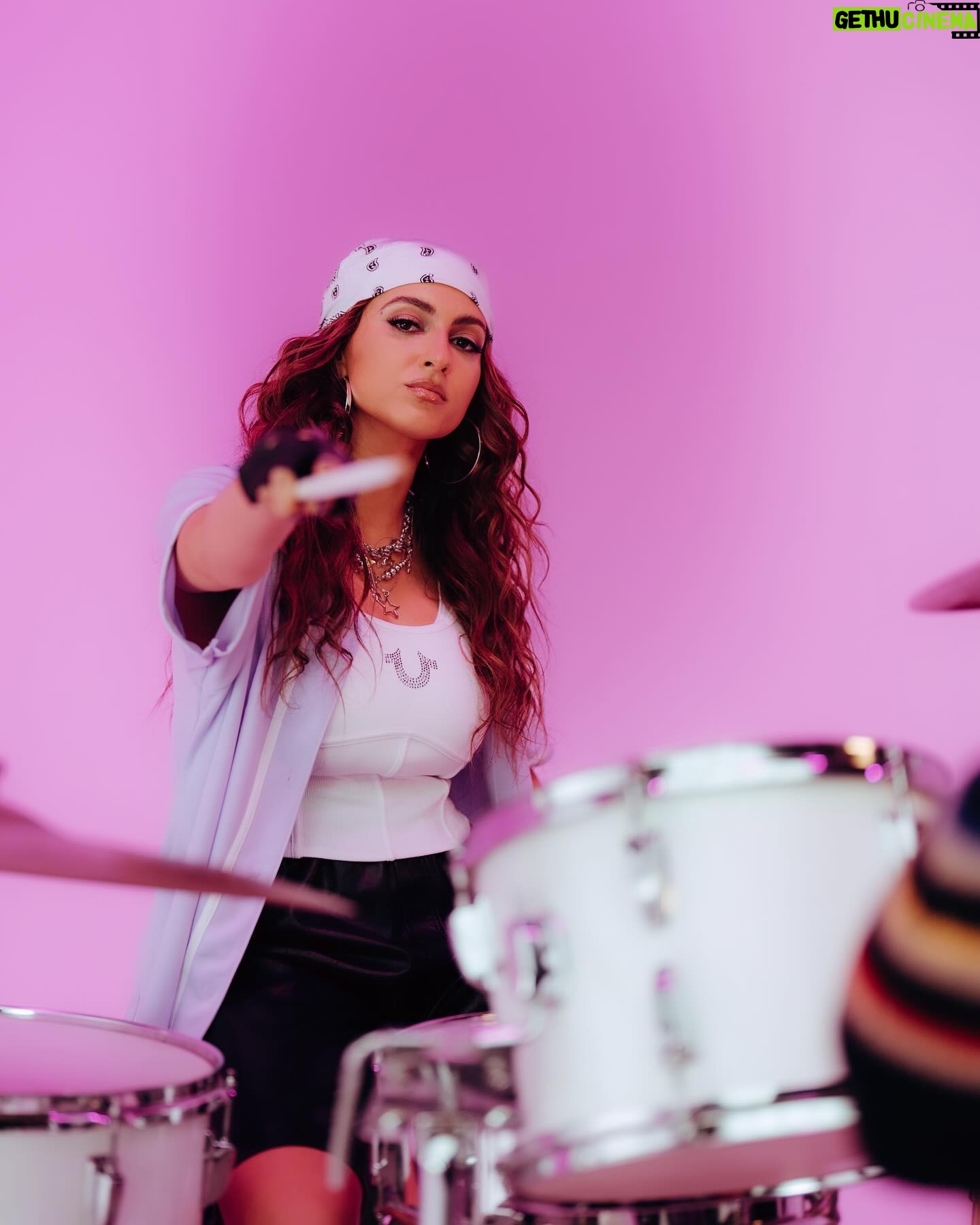 Tori Kelly Instagram - this is the 1st music video i’ve ever done where i had the whole concept in my head. i called @marcklasfeld (legend) & said “what if we made a video directly inspired by ‘hey ya’ where i’m playing everyone in the band?” - thankfully he loved the idea & helped me bring my vision to life. i had already been making mood boards for each character because u know your girl has a lot of alter egos lol. this video really feels like my baby & i’m just so so proud of it. thank you to everyone who played even a small part in making this with me. because of u, i was able to make my dream video where i got to sing, dance, play every instrument & just act a fool 😂💖
something about this music has given me so much confidence to just let every part of me shine through & i’m having so much fun in the process! ♡