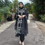 Wawa Zainal Instagram – Raya ke2 . Team black hadir