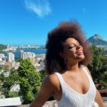 Juliana Alves Instagram - Fiquei mais ausente nas últimas 3 semanas, né? 

Estava mergulhada em uma rotina intensa e desafiadora, uma experiência de trabalho nova pra mim e algo inédito pro público! 
Muita alegria de me sentir fazendo algo grandioso em vários aspectos! 

Bem vejo a hora de compartilhar com vocês! Tudo no momento certo. 
Por ora, só gratidão a todos me trouxeram até aqui. 

📿 🙏🏾