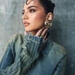 Isabela Merced Instagram - Turtles Boots the House Down 🐢🌀✨💅🏽
S/o to @_miazaki_ for the photos & @diesel for the fit & @chloeandchenelle for finding these thought spiral earrings for me!!! Turtles All the Way Down May 2nd on @streamonmax TELL EVERYONE 🗣️🫂