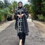 Wawa Zainal Instagram - Raya ke2 . Team black hadir