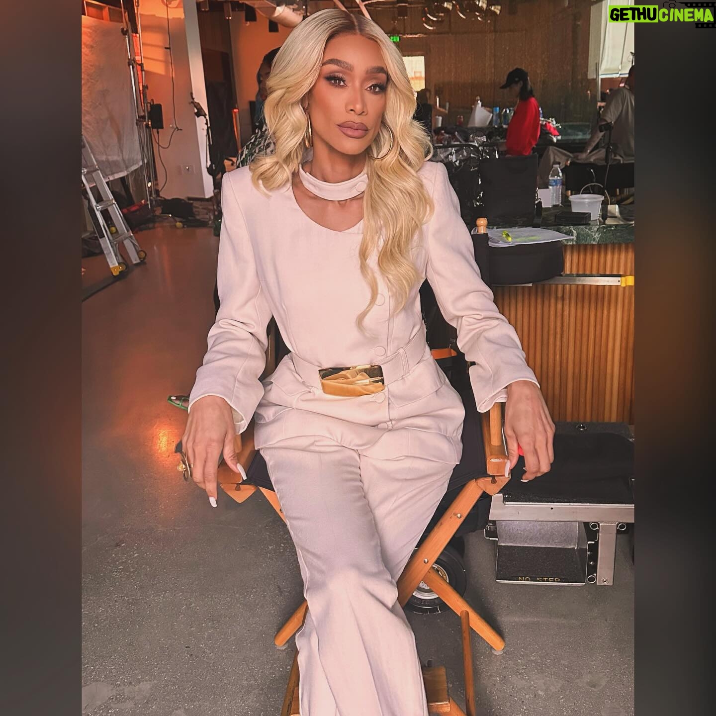 Tami Roman Instagram - SWIPE! ITS MY BIRTHDAY!! š
Iām feeling good so talk to me nice ššš #AriesSeason