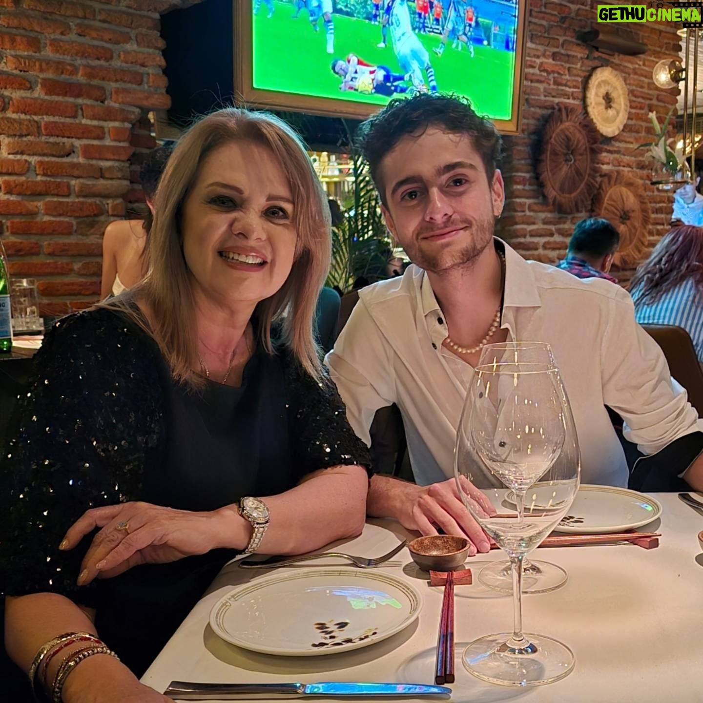 Erika Buenfil Instagram - Cena elegante @animal_cdmx @nico.buenfil