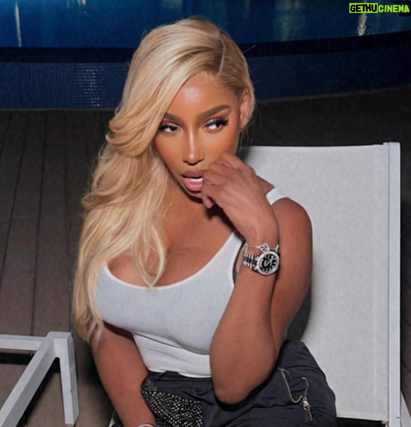 NeNe Leakes Instagram - SWIPE: late nite Island vibes! Muah 💋