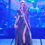 Jolin Tsai Instagram - #抒情歌越古老越喜歡
UB這幾年巡下來 
樂隊老師手上大概有1TB，那....麼多的樂譜😂😂😂( 出道3千年之久...)
凡只要彩排跟正式演出歌單 沒更動
就是中大樂透 大喜之日 😅🤤🎁
浪子般的心 也會有停泊的一天 😂😂😂 ....嗎?

#心情決定一切嘛 查某人 🐼

@maisonvalentino ❤️❤️❤️❤️
#uglybeauty2024finale