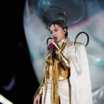 Jolin Tsai Instagram - 我曾以為完美小姐 只要咬著牙有一天也會 獲得了愛並非只是絕對
#惡之必要
#uglybeauty2024深圳站
 @whitakermalem