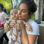 Jessie James Decker Instagram - My sis in law @aligreen13 says Denver looks like me and snapped this pic to show me just now .  I know my children mostly look like their daddy but it made me feel good to hear😂 do yall see it?