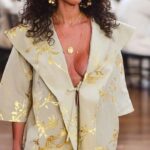 Débora Nascimento Instagram – Que prazer desfilar a convite da @aluf_____ para #SPFW. Aquele sentimento de nostalgia e o friozinho na barriga que eu tava com saudade. Vem comigo nos bastidores feito especialmente para a @bazaarbr!