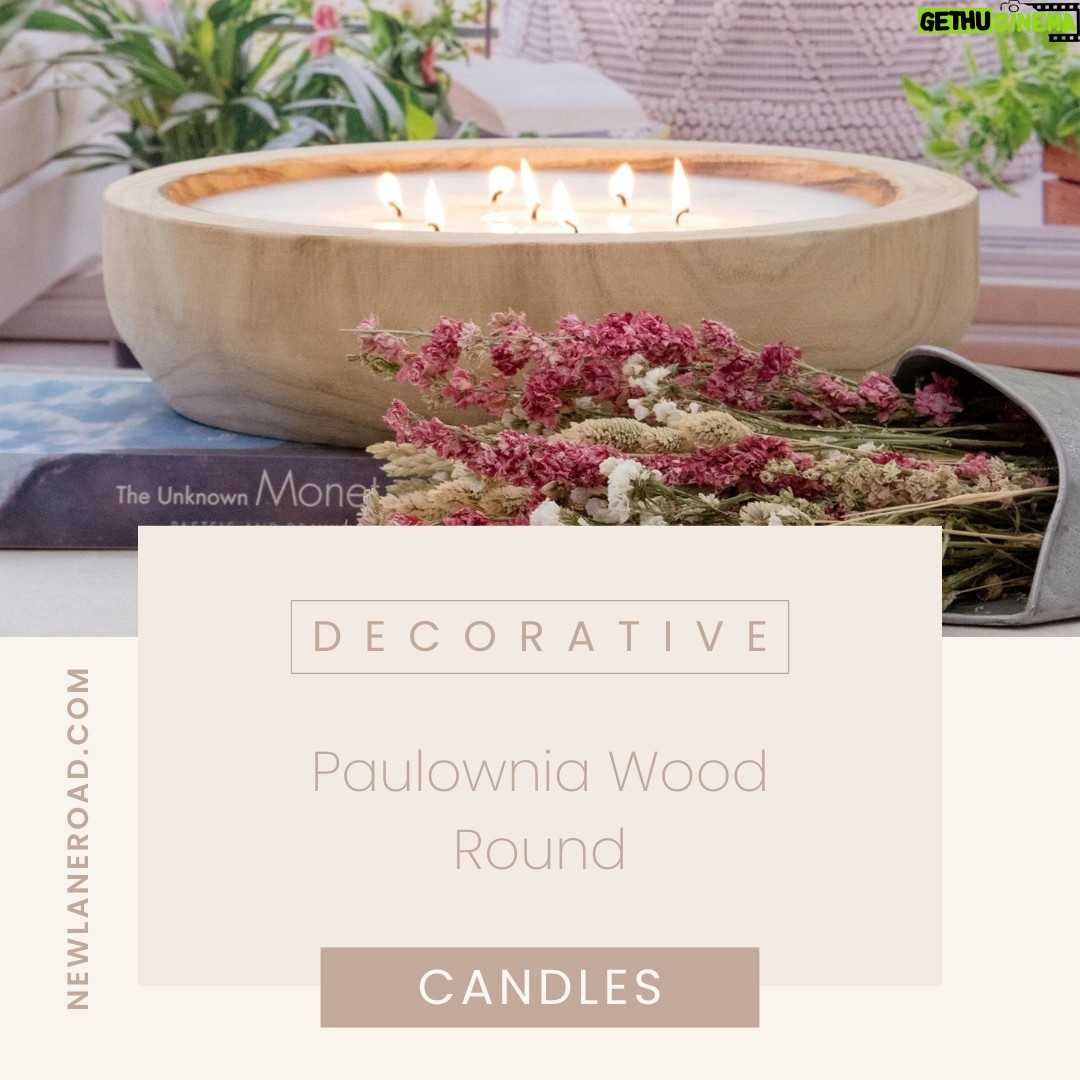 Katherine Heigl Instagram - Just unboxed something special from @newlaneroad - our wood candle collection. It’s my little nod to bringing the calm of nature indoors. The grapewood's unique twist, the gentle scent of palo santo... each piece crafted to add that serene touch. Perfect for cozy evenings with @joshbkelley !
#NLRM #NewLaneRoad