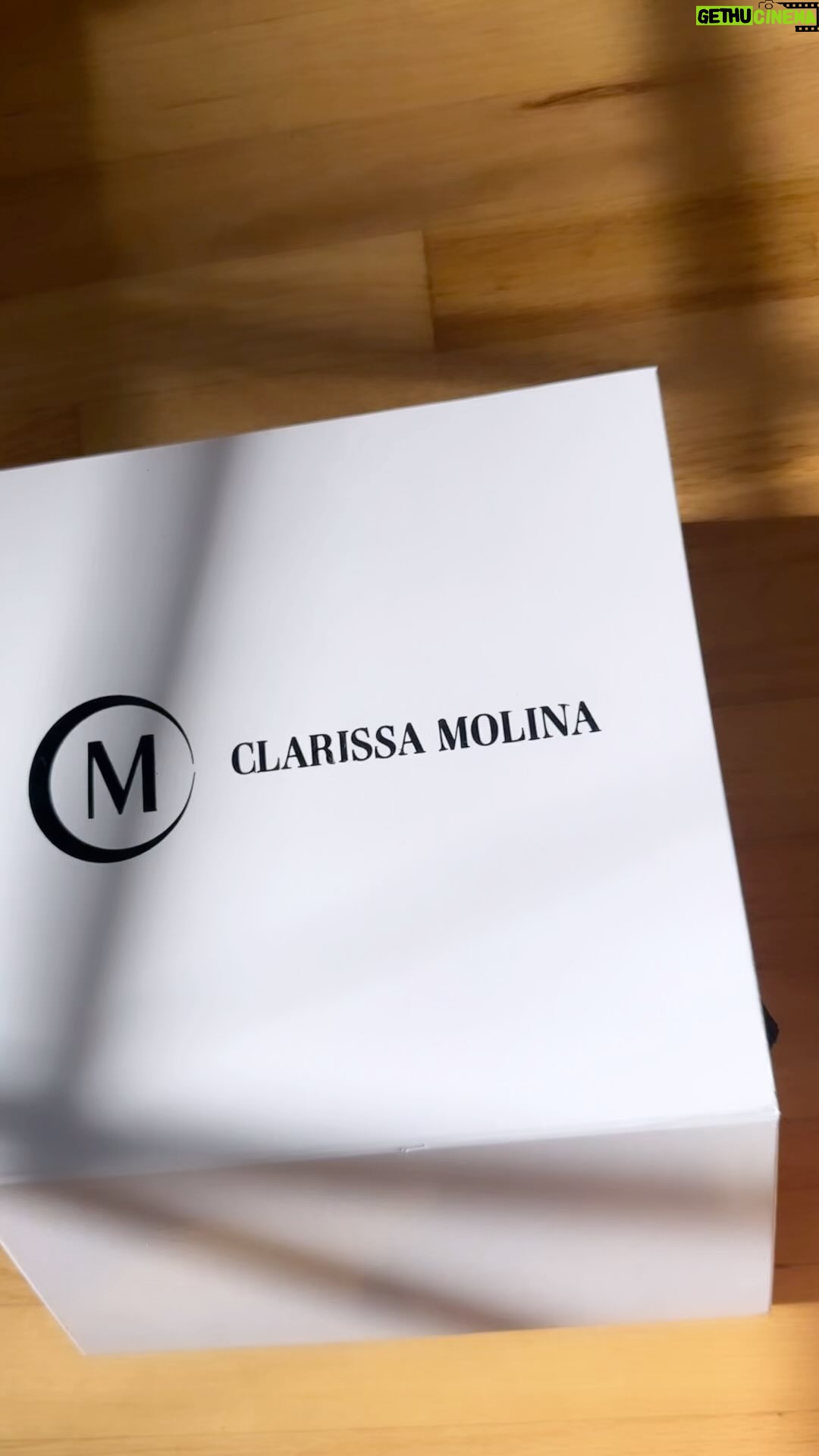 Clarissa Molina Instagram - I’m diFÉrent 💫 gracias Clari me encanto todo😍 Hoy mismo estreno @clarissamolina visiten clarissamolina.com para ver todas las cosas lindas que tiene❤️❤️