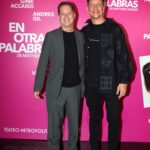 Nicolás Vázquez Instagram - Gracias por tanto amor! Feliz y orgulloso de dirigir este proyecto que hace sentir, conectar y emocionar tanto! @gimeaccardi y @andresgill se entregan en el escenario y hacen un trabajo extraordinario, por eso el público lo recibió con todo! 🩷
Feliz de tener un equipo que confia y me acompaña en todas, trabajando con pasión, unión y muchísimo amor. Imposible que entren todos en una foto. Gracias a cada uno por darlo todo! 
El poder del amor! 🩷♾️