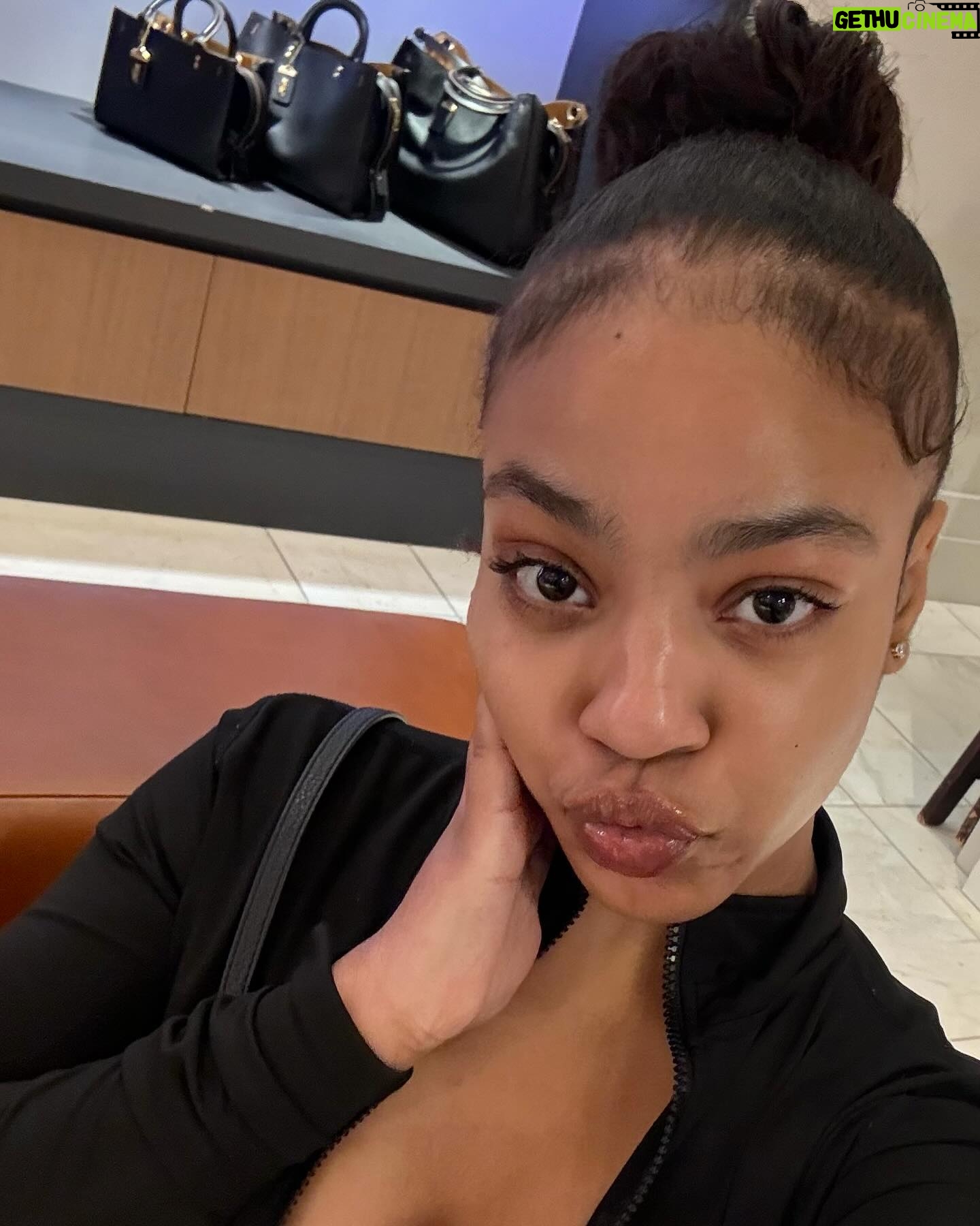 Priah Ferguson Instagram - Chill lil week. Honored to be considered for The Sociedad Honoraria Hispánica, got to hang out with my girls, school, and ofc other things. Life is good💕