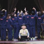 Asami Mizukawa Instagram - 『骨と軽蔑』全46公演、昨日無事に幕を閉じました🦴🐜🍪📚⛈️💀☕️🍾🐸💌💣

書き出したらキリが無いくらいの思い出がありますが、とにかくこの作品に参加出来たことが何より幸せでした。
ソフィー忘れないよ。
最後ケラさんに「水川いっぱい舞台やりなね」って言ってもらえたので、50歳くらいにはしっかり舞台の板に付ける役者になりたいな。

はぁ、さみしい。
ケラさん大好き！
各所スタッフさん達大好き！
super7大好き！
そして観に来てくださったみなさまありがとうございました！