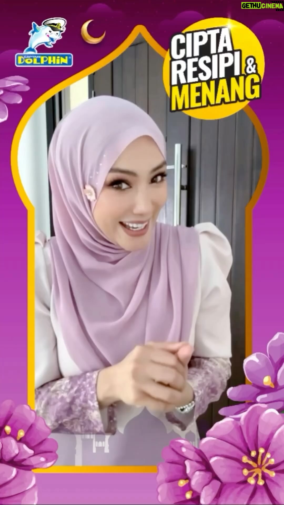 Erra Fazira Instagram - Koranggg.. nak tak beraya bersama saya dan Captain Dolphin? . .
Jom sertai peraduan ‘Cipta Resipi & Menang’ ini. 👩🏻🍳👨🏻🍳
Ikuti syarat-syarat mudah ini: ✨ ..
1. Follow Facebook dan Instagram Captain Dolphin
2. Rekod video resipi anda menggunakan produk-produk Captain Dolphin
3. Kongsikan video resipi anda di Facebook atau Instagram
4. Tag Captain Dolphin dan tambah hashtag #resipicaptaindolphin
Pemenang dengan video resipi paling kreatif akan dipilih untuk beraya bersama Erra Fazira dan Captain Dolphin.
Peraduan akan berlangsung dari 8 April sehingga 26 April. Pemenang akan diumumkan melalui sosial media Captain Dolphin. Semoga berjaya! 💪🏻 .
.
@captaindolphin.my
@captaindolphin.my
@captaindolphin.my
