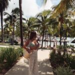 Stéphanie Durant Instagram - Mauritius uniform 🐚🏝️☀️🧡