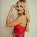 Kelsea Ballerini Instagram - LETS HOST AND PERFORM ON THE @cmt AWARDS, SHALL WE?! ❤️