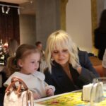 Valeriya Instagram – Чудесный семейный вечер. @prigozhin_iosif @arseniy_shulgin @madamgalina27 @al_vi_sm