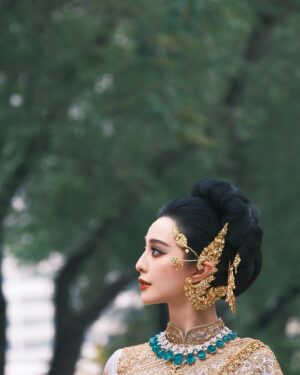 Fan Bingbing Instagram - Hello Thailand! ✨ Sending warm wishes for a blessed and joyful Songkran! 🌟💐🥰