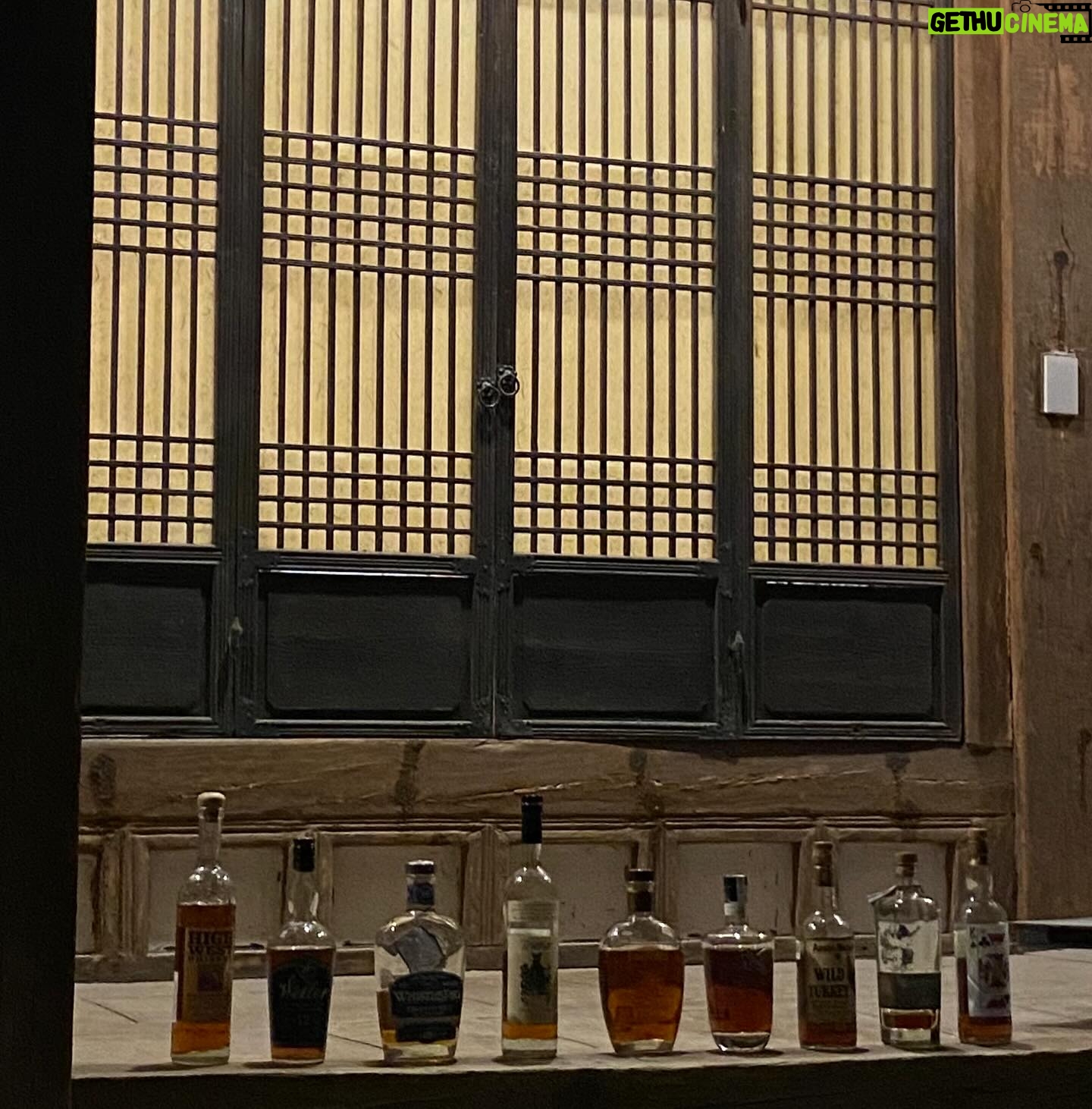 Hyomin Instagram - 예절과 인성 두마리 토끼를 다 잡아버린 어제의 요약. 풀이는 2편에 계속... 🐇🥃