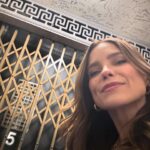 Sophia Bush Instagram - How was this a week ago, @phil.rosenthal!? Turns out all of my favorite gents are having big moments at the Beacon! Hosting this one with Phil was so special. He was tremendous on @workinprogress, and I loved getting to pick up where we left off in front of such an amazing audience in New York.

From backstage queso, to onstage talks about everything from ramen to family, Phil is just the greatest. Probably why #SomebodyFeedPhil is about to be the longest running docuseries on @netflix! Congrats pal. 🏆♥️🍜