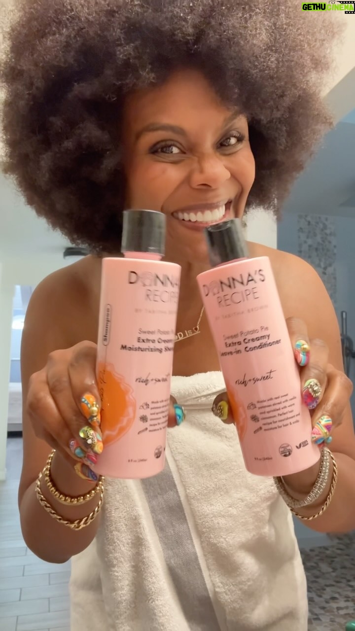 Tabitha Brown Instagram - Y’all get into Donna’s @donnasrecipe wash day routine ❤️. Many of you have asked how Donna got so big, well here you go😉. Love y’all!!! #washday #naturalhair #donnasrecipe