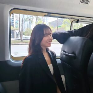 Park Bo-young Instagram - 🙂😉